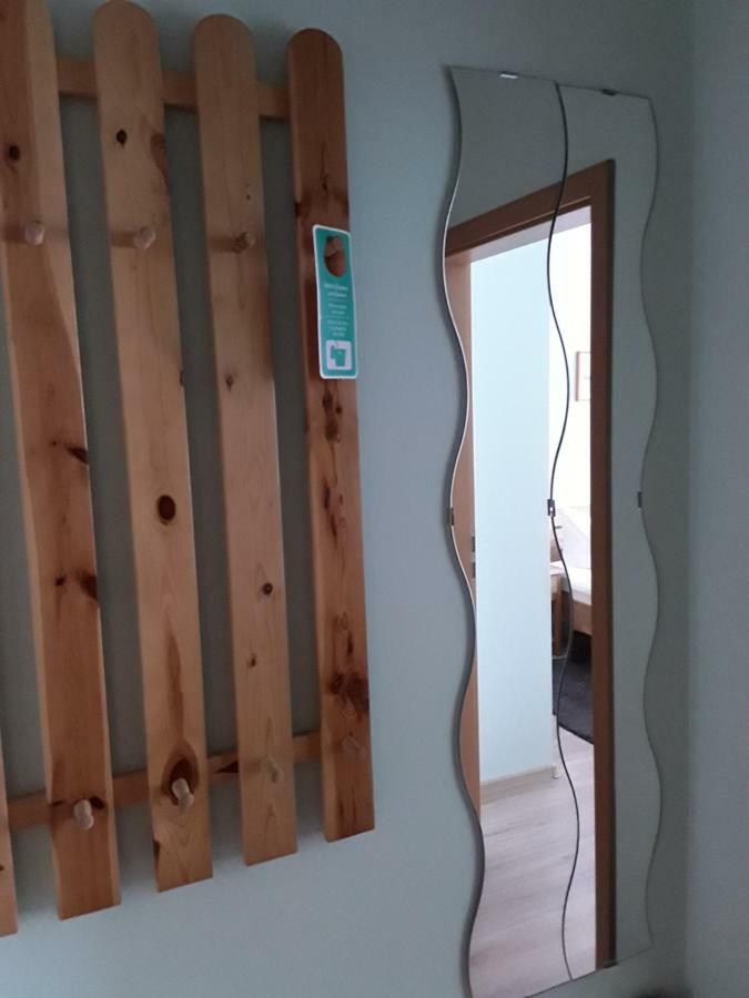 Gasthof Lindenkrug Broderstorf Exteriör bild
